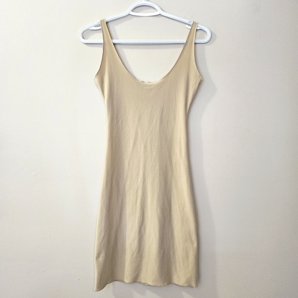 Spanx - Shapewear Nude Slip - Size S - Picture 5 of 5